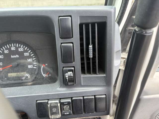 Isuzu Elf 11