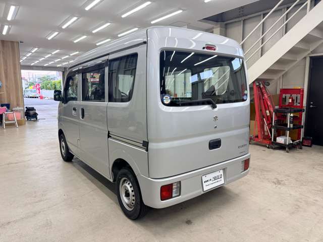 Suzuki Every 12