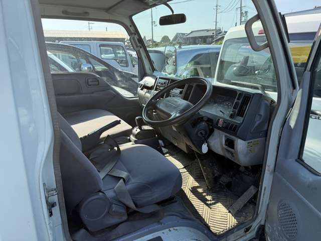 Isuzu Elf 12