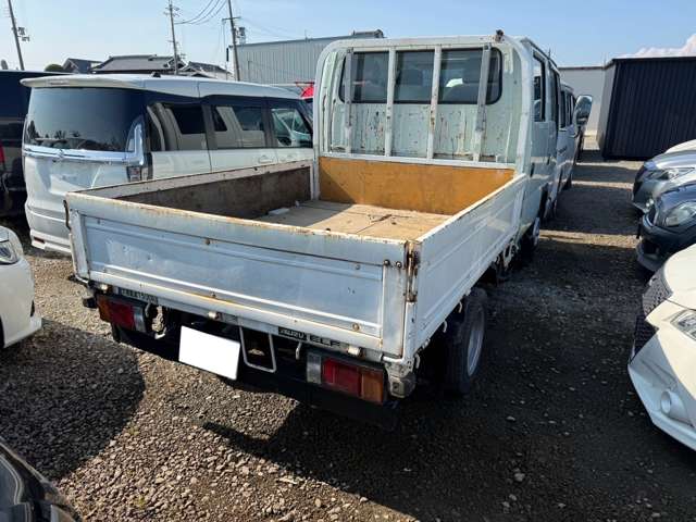 Isuzu Elf 8