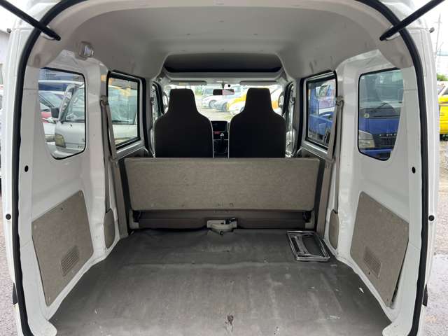 Nissan NV100 Clipper 11