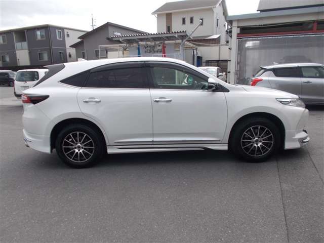 Toyota Harrier 6