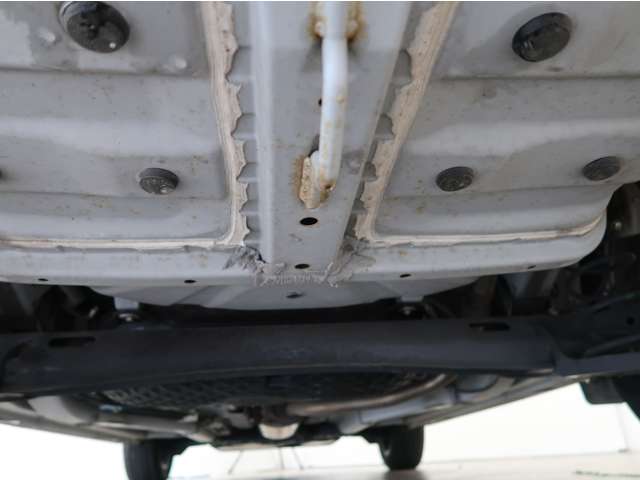 Daihatsu Rocky 12