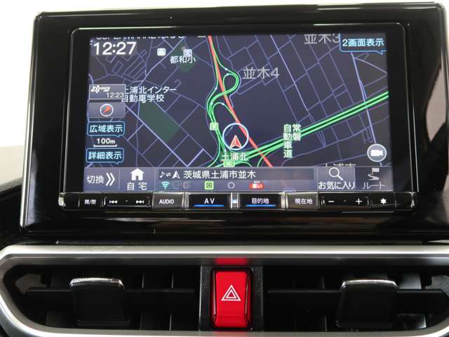 Daihatsu Rocky 4