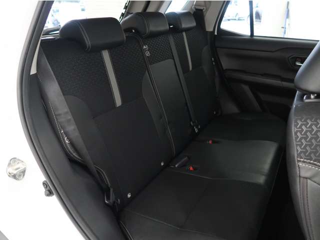 Daihatsu Rocky 7