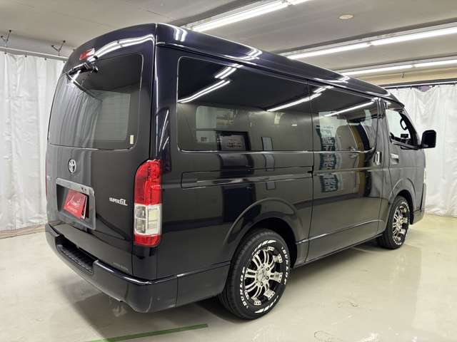 Toyota Hiace Van 2
