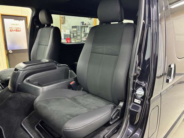 Toyota Hiace Van 6