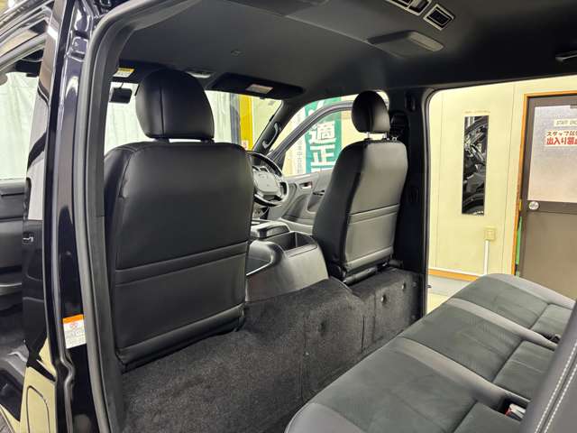 Toyota Hiace Van 10