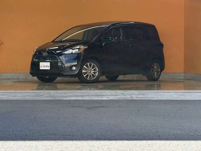 Toyota Sienta 5