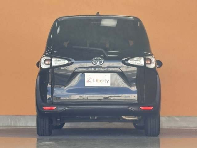 Toyota Sienta 8