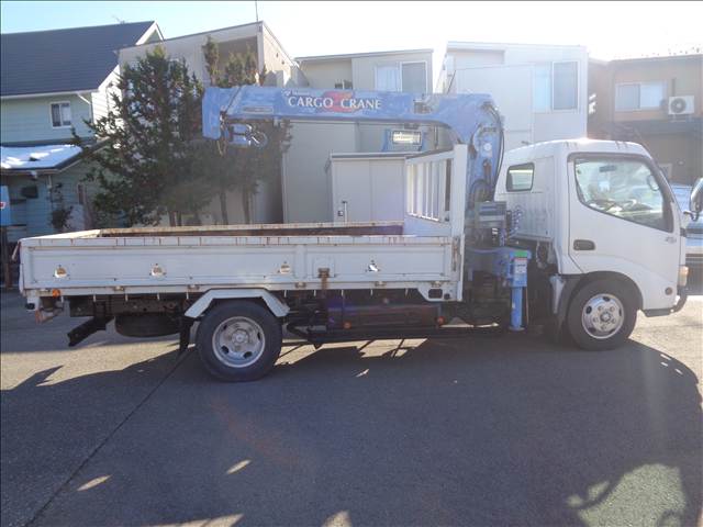 Hino Dutro 4