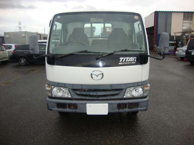 Mazda Titan Dash 5