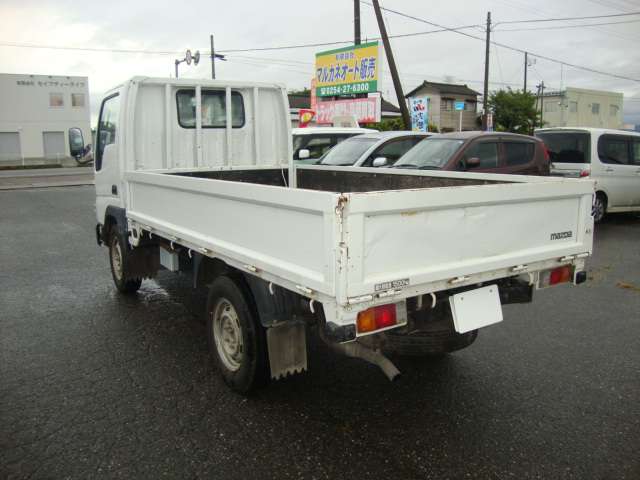 Mazda Titan Dash 10