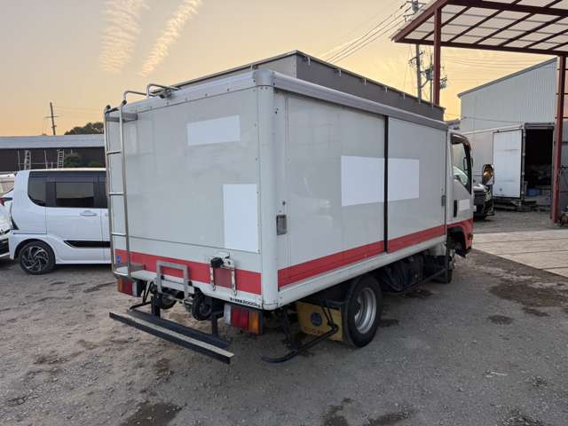 Isuzu Elf 11