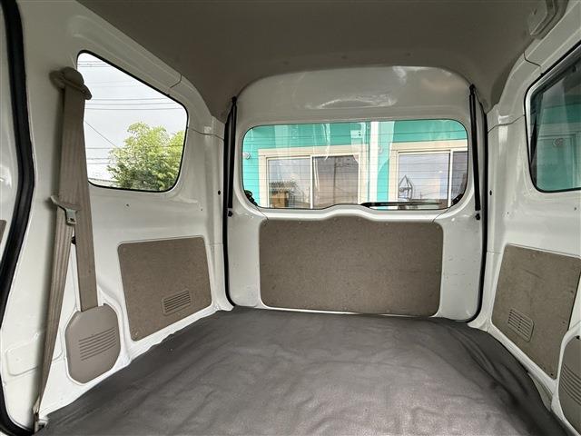 Mitsubishi Minicab Van 4