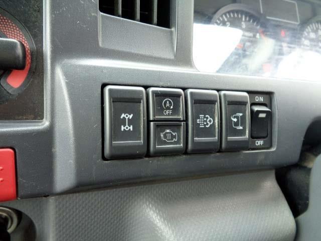 Isuzu Elf 7