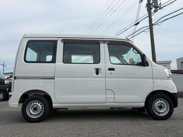Daihatsu Hijet Cargo 4