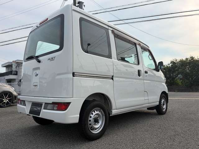 Daihatsu Hijet Cargo 8