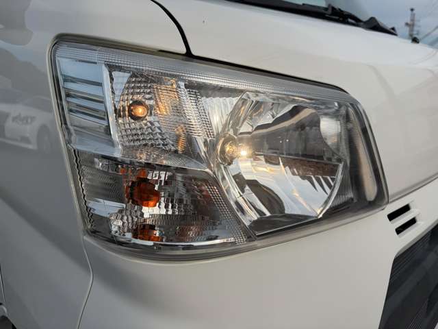 Daihatsu Hijet Cargo 9