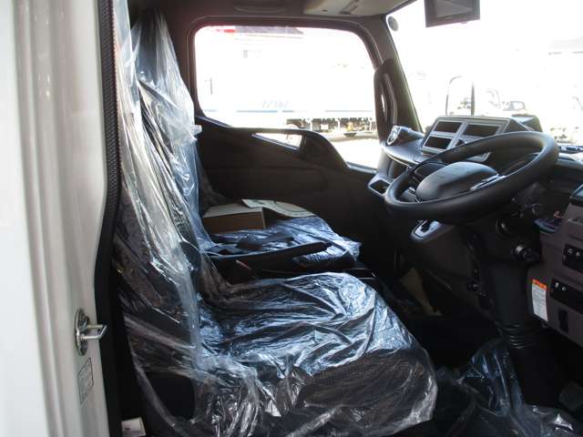 Mitsubishi Fuso Canter 9