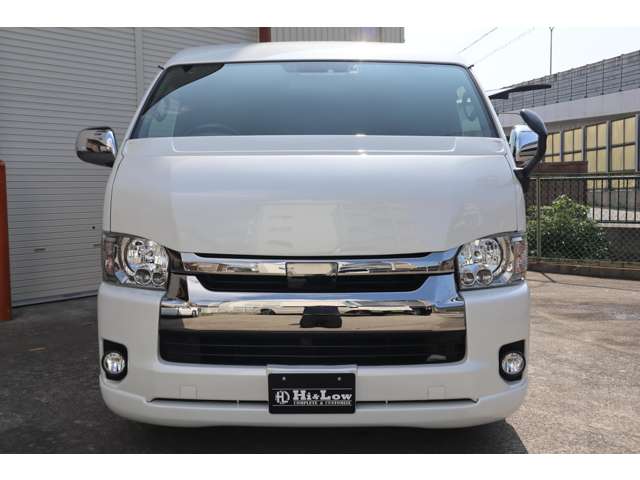 Toyota Hiace Van 12