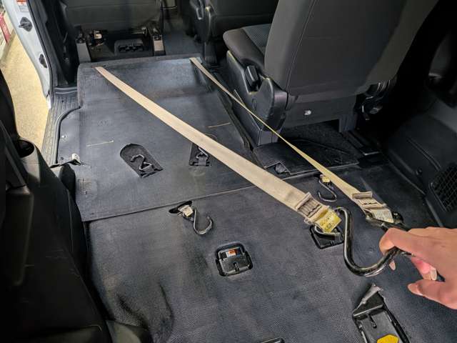 Toyota Noah 11