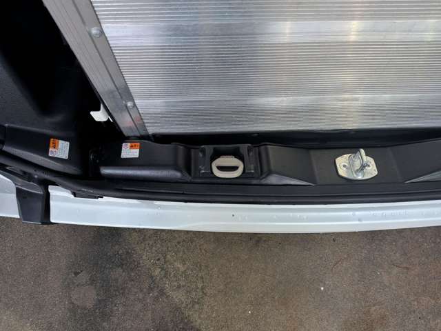 Toyota Noah 3