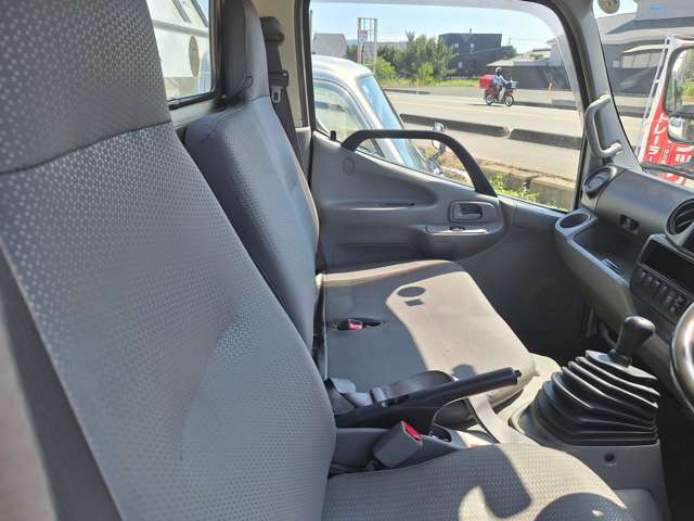 Hino Dutro 12