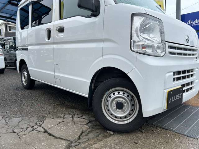 Nissan NV100 Clipper 11