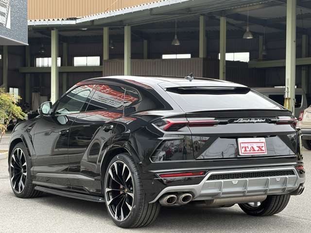 Lamborghini ウルス 8