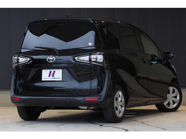 Toyota Sienta 11