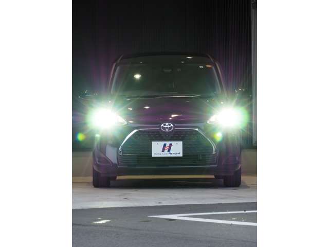 Toyota Sienta 5