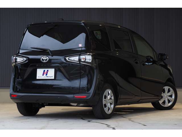 Toyota Sienta 10