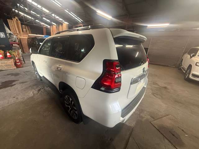 Toyota Land Cruiser Prado 6