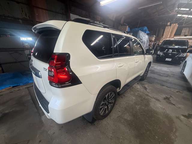 Toyota Land Cruiser Prado 7