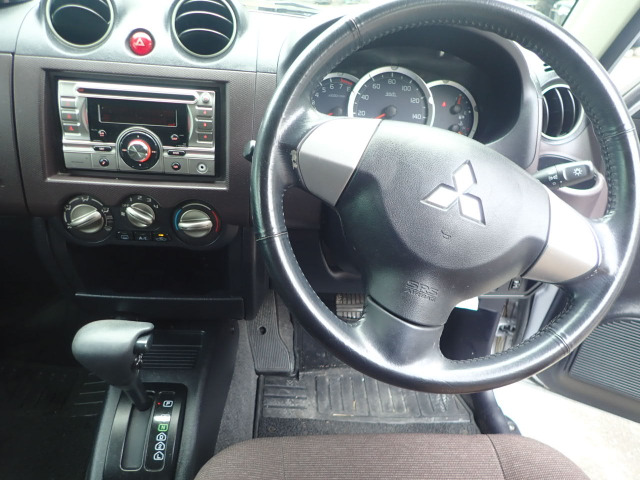 Mitsubishi Pajero Mini 12
