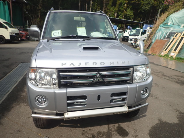 Mitsubishi Pajero Mini 4