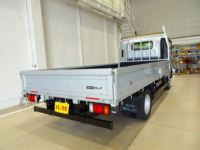 Isuzu Elf 2