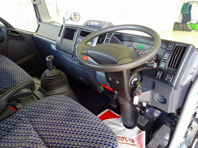 Isuzu Elf 3
