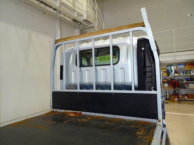 Isuzu Elf 6