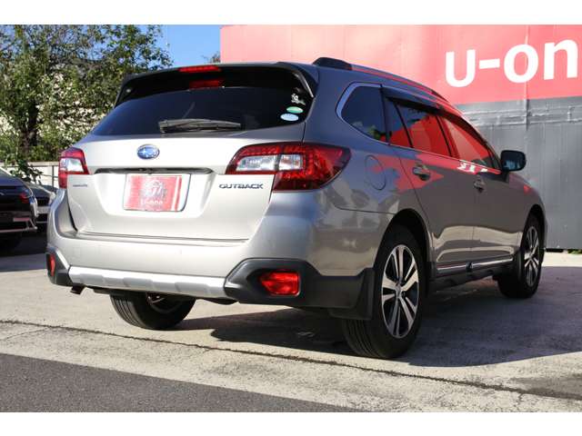 Subaru Legacy Outback 11