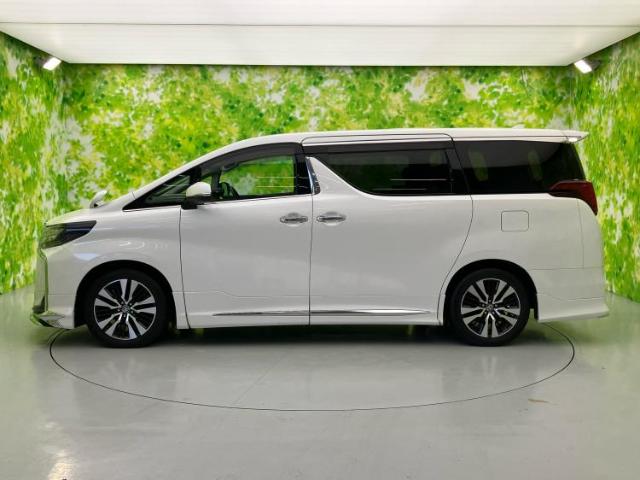 Toyota Alphard 5