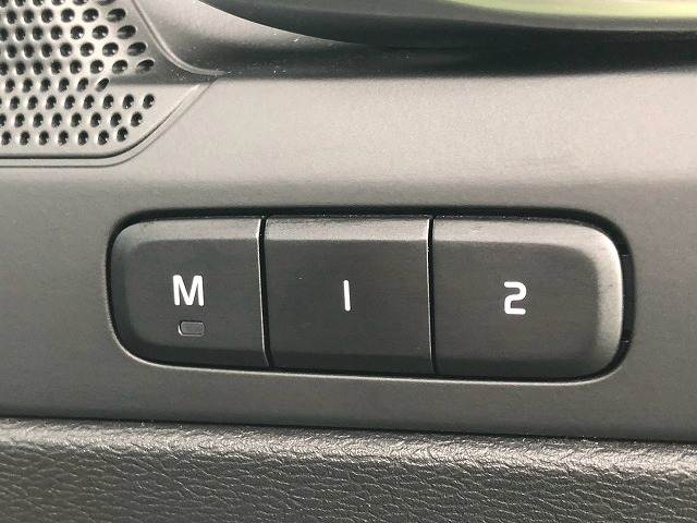 Volvo XC40 8