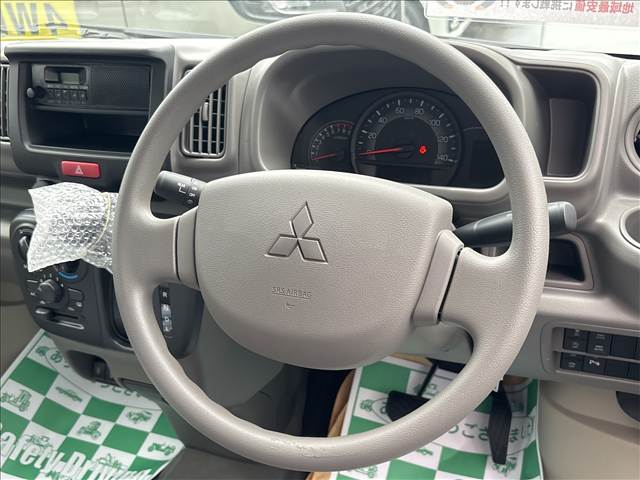 Mitsubishi Minicab Van 8