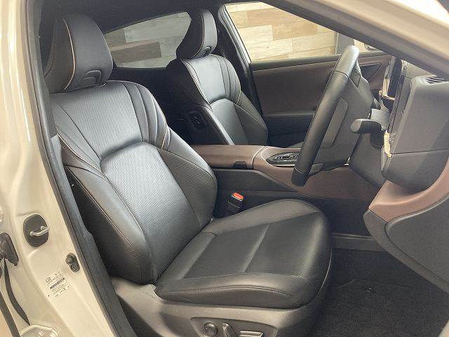 Toyota Crown Crossover 11