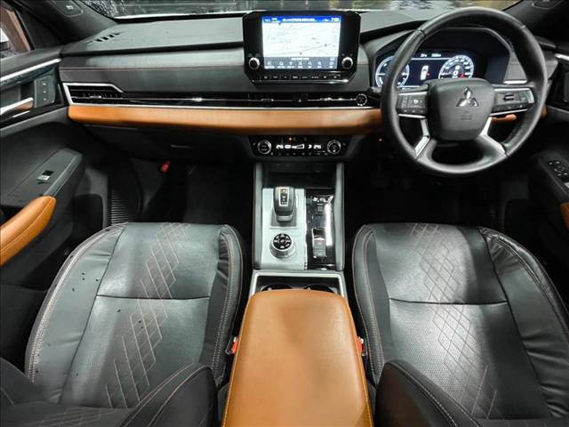 Mitsubishi Outlander 2