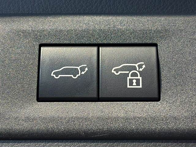 Lexus NX 8