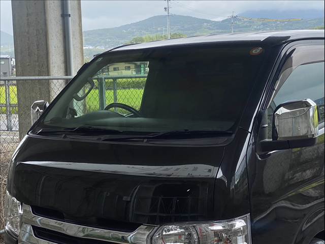 Toyota Hiace Van 11