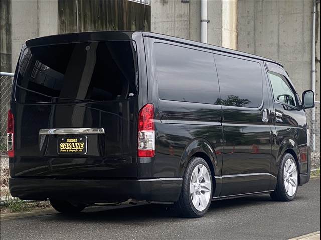 Toyota Hiace Van 2