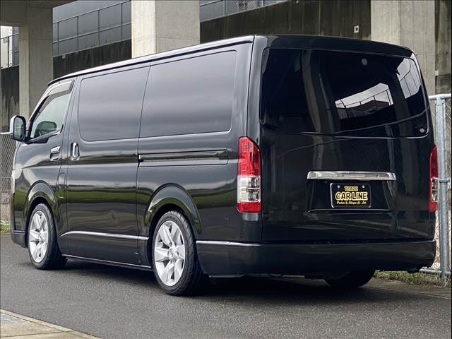 Toyota Hiace Van 8